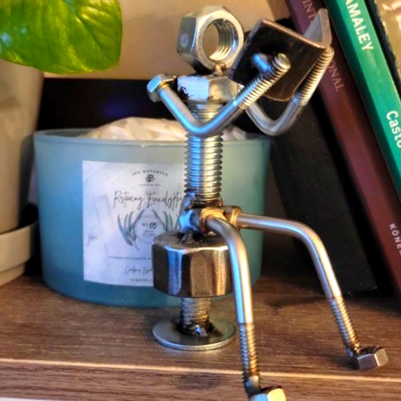 Scrap Metal Handmade Figure - Picture 1 of 3